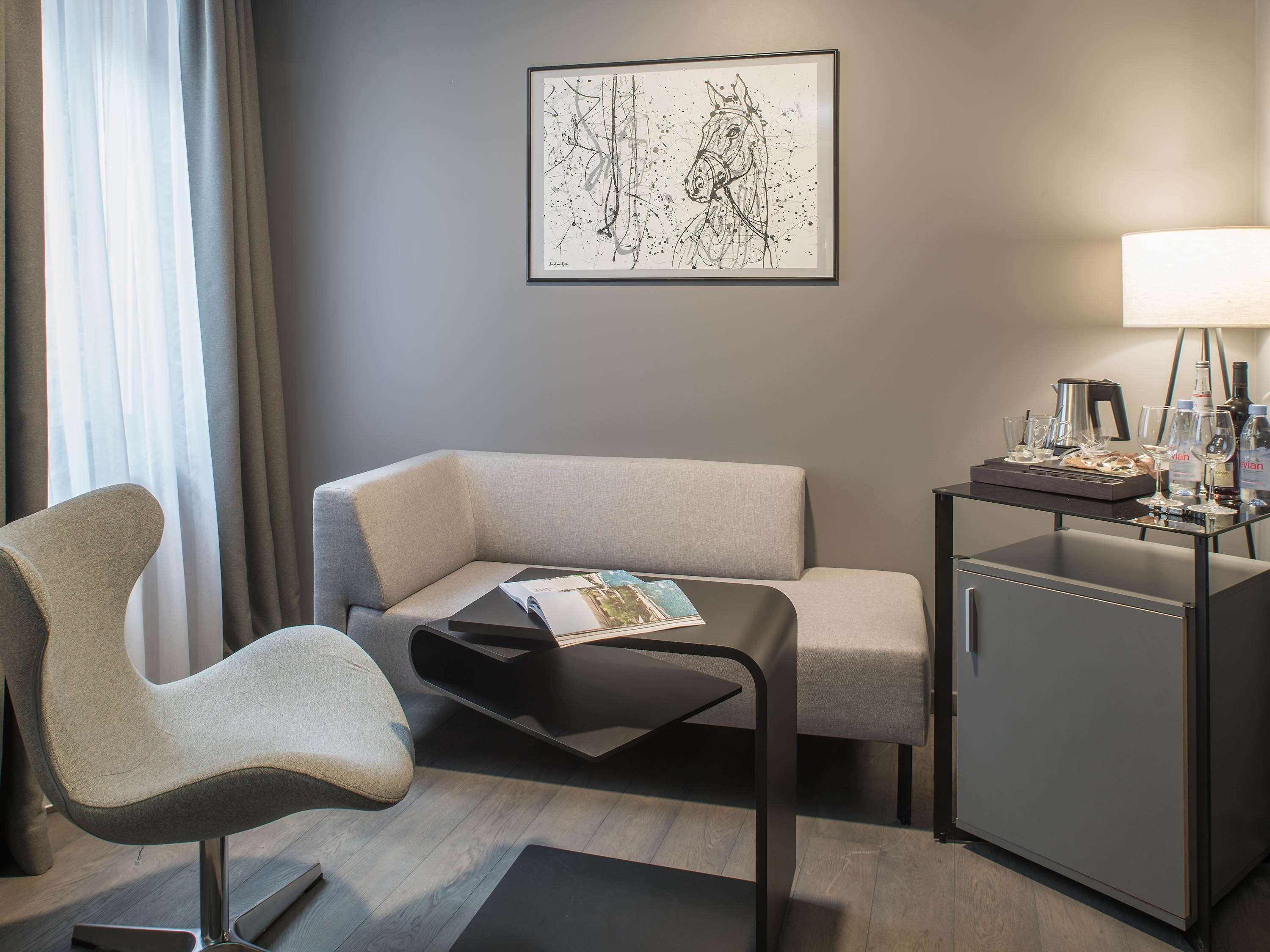 里加老城普尔曼酒店 外观 照片 A suite at the Mandarin Oriental, Munich