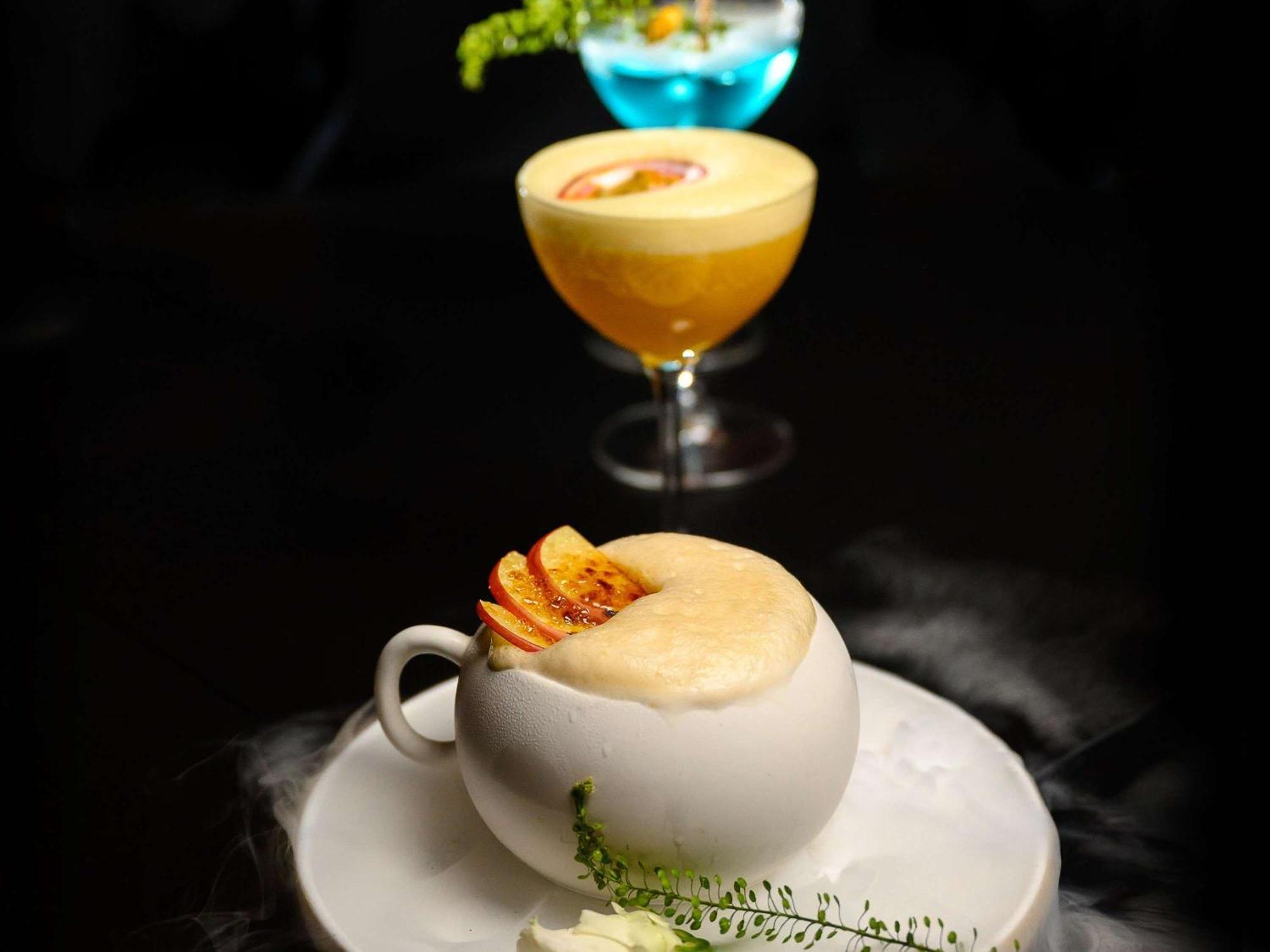 里加老城普尔曼酒店 外观 照片 A cocktail prepared with liquid nitrogen
